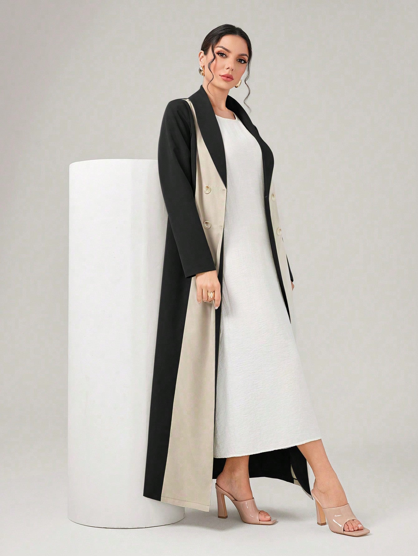 Najma Women'S Contrast Color Abaya With Shawl Collar, Style Robe