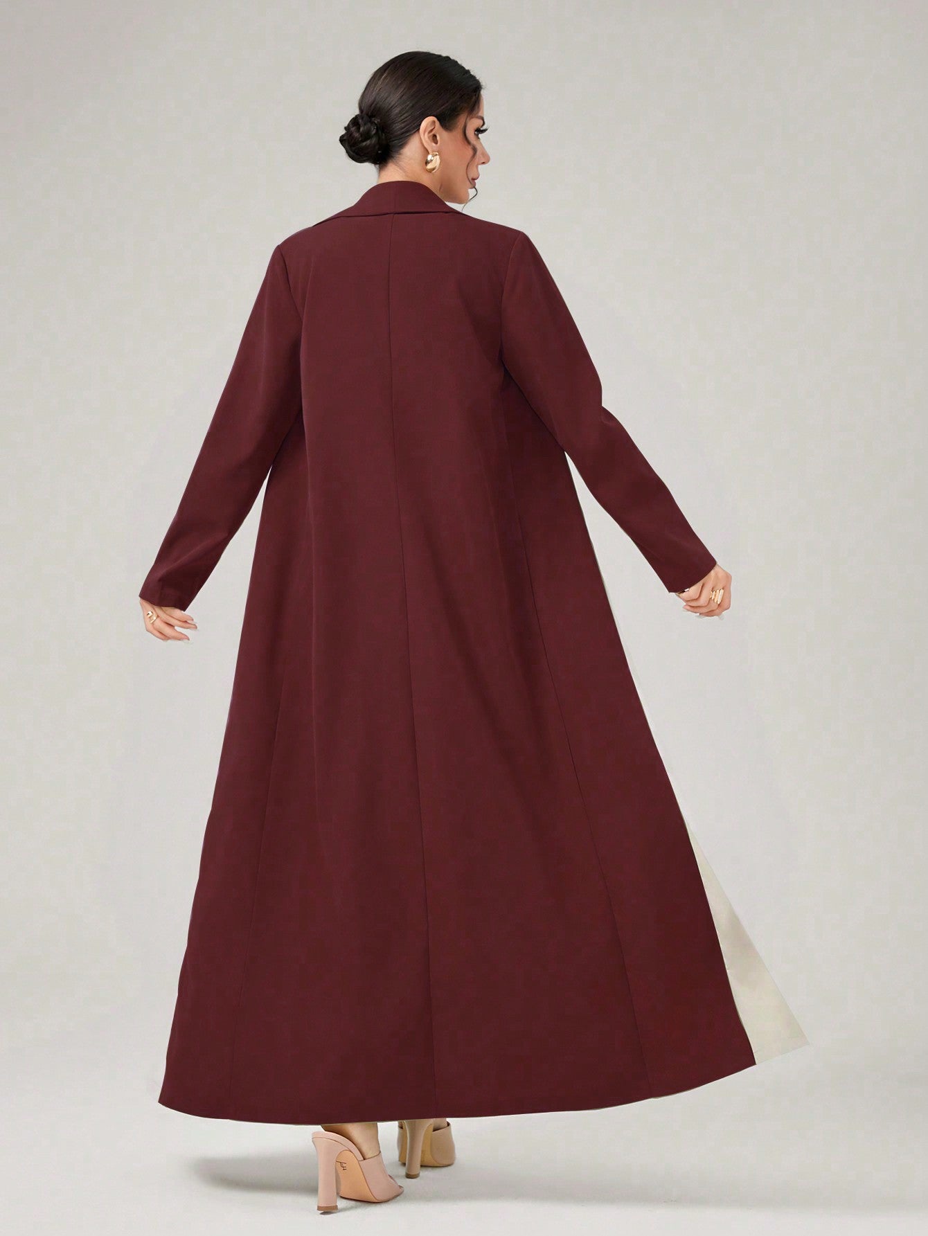 Najma Women'S Contrast Color Abaya With Shawl Collar, Style Robe
